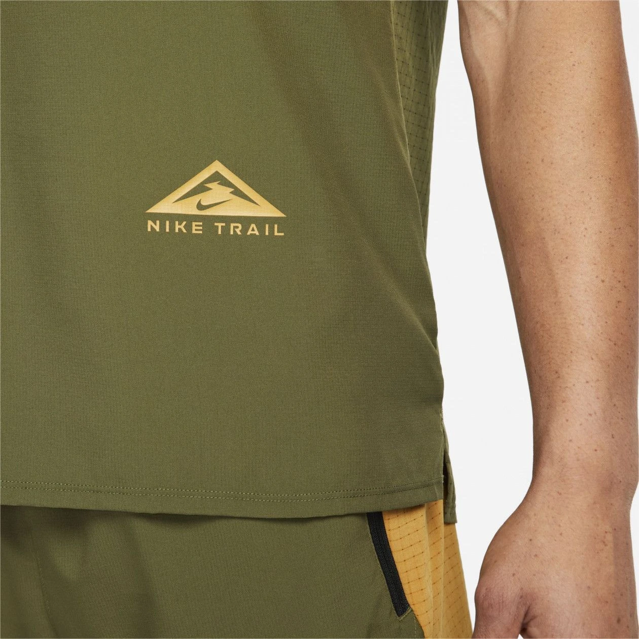 Nike Dri-Fit Rise 5 Trail Short Sleeve Jersey Green - Image 4