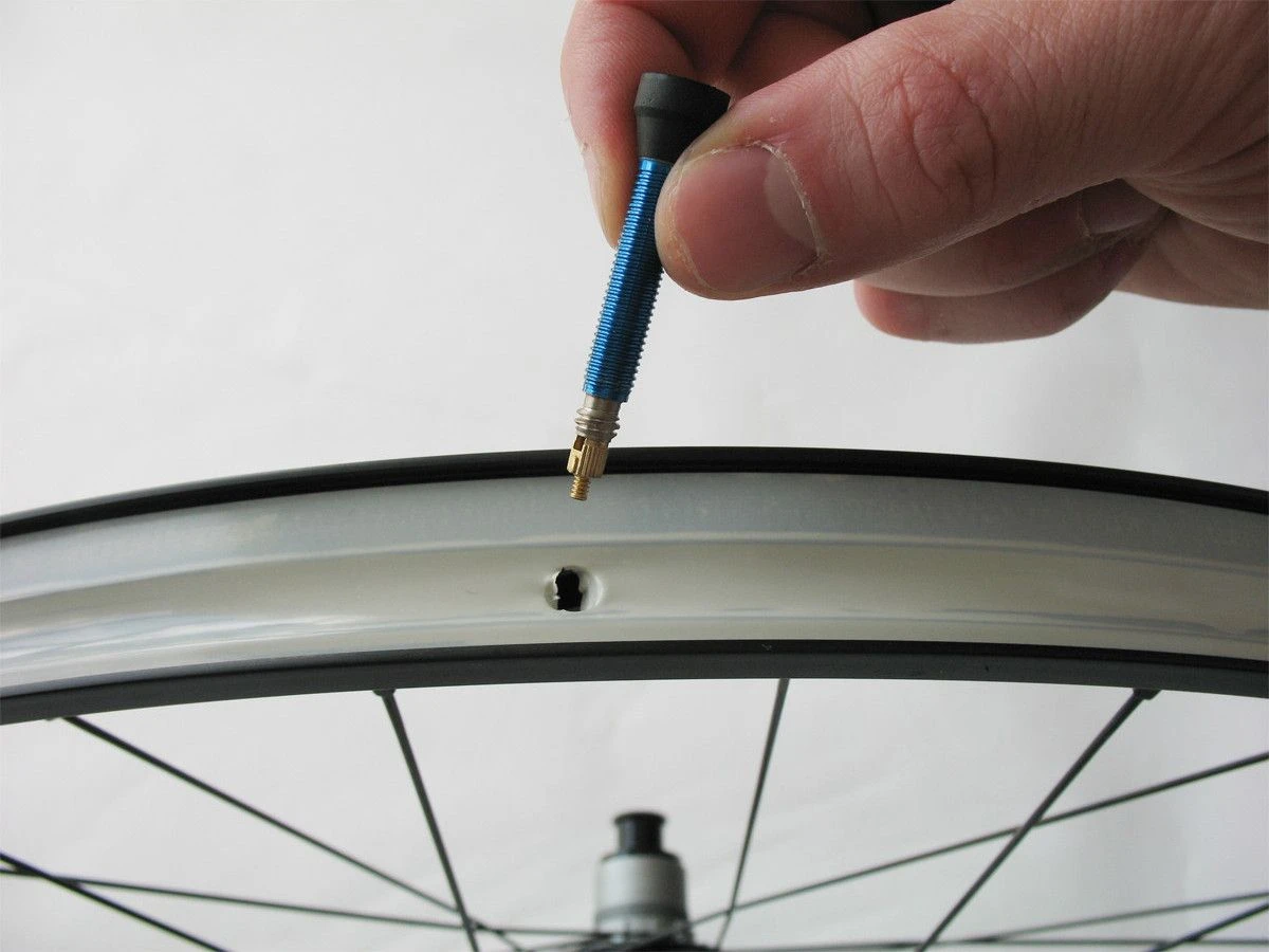 VAR Kit 2 Tubeless Valves 35mm Aluminium Blue - Image 2